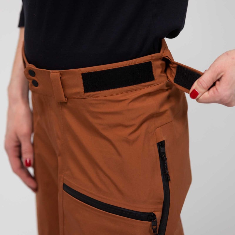 Adjustable waistband with belt loops