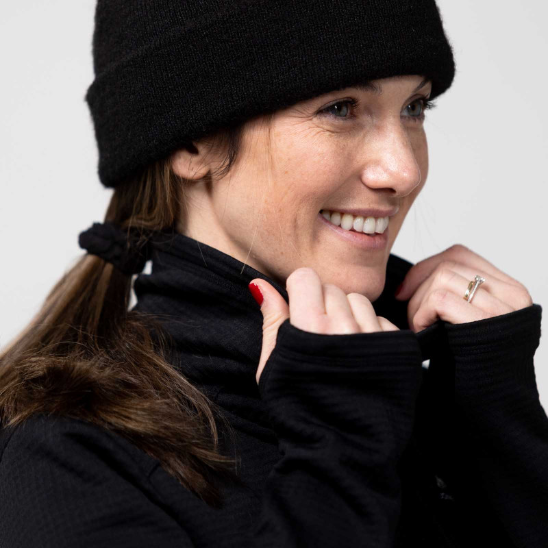 Jones Women's Flagship Recycled Grid Fleece Pullover in the Stealth Black colorway