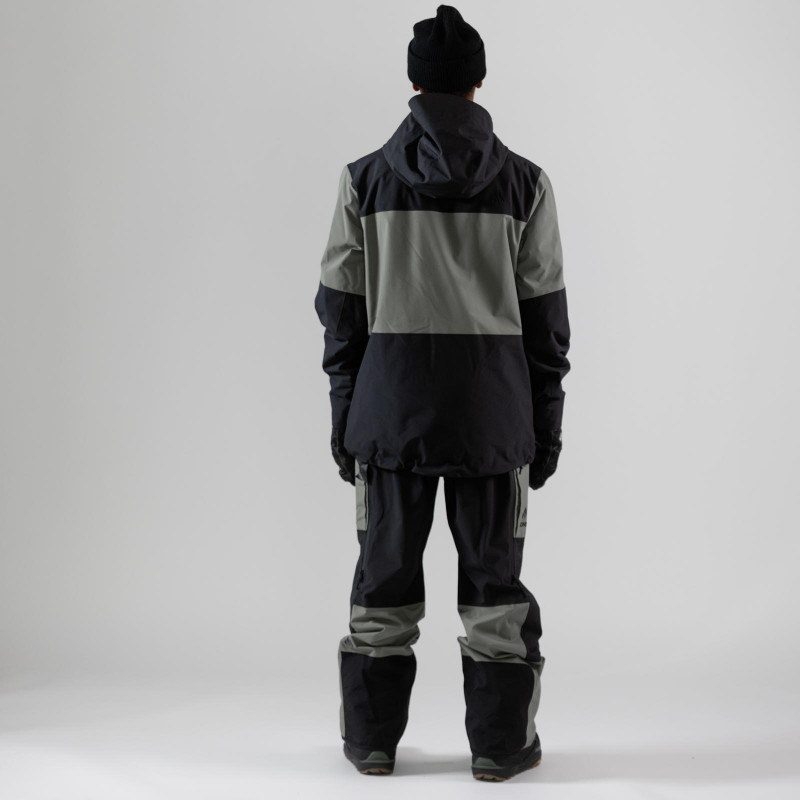 **Rider is 5’11, 155 lbs and wears a size L