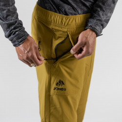 Two upper front zipper pockets