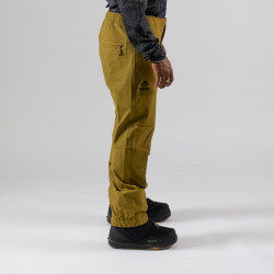 **Rider is 5’11, 155 lbs and wears a size L **Rider is 5’11, 155 lbs and wears a size L