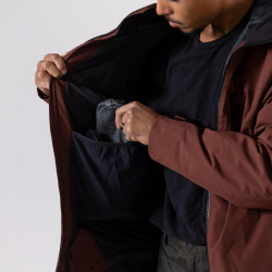 Two large internal drop pockets Two large internal drop pockets