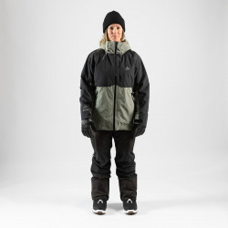 **Rider is 5'5, 145lbs and wears a size M **Rider is 5'5, 145lbs and wears a size M
